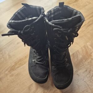 Xero Mika Barefoot Boots - Size 8 - Black